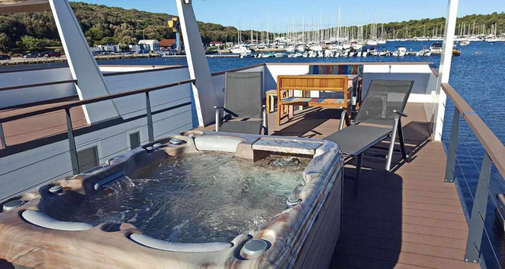 House Boat Oliva - Floating House Villa Póla Kültér fotó