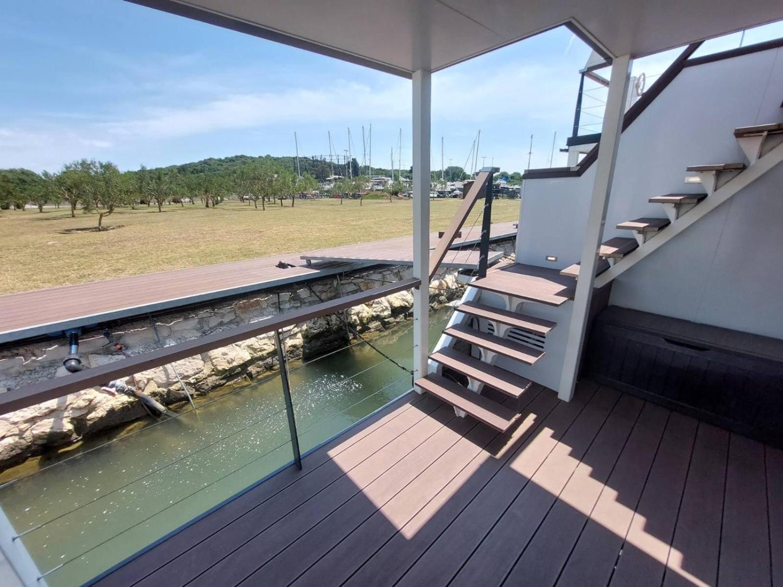 House Boat Oliva - Floating House Villa Póla Kültér fotó