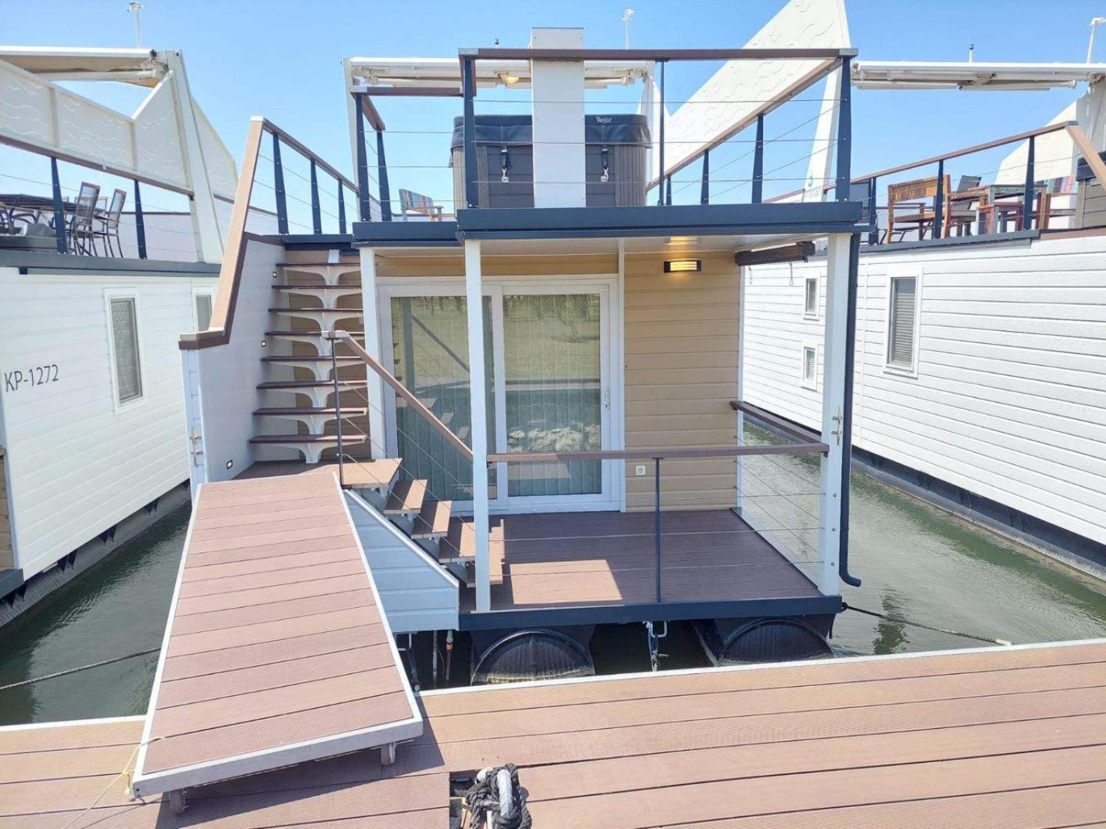 House Boat Oliva - Floating House Villa Póla Kültér fotó